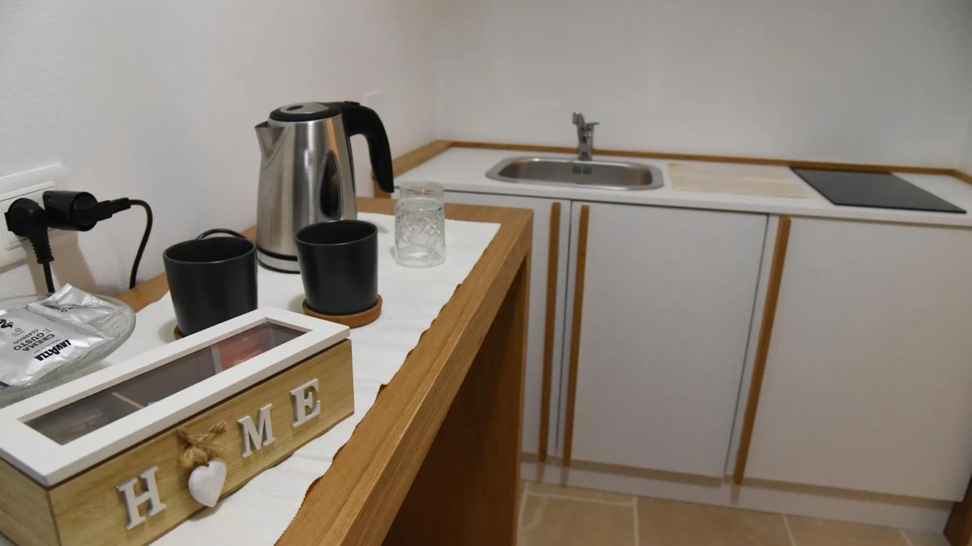 Altemura Suites Bari 0*,  Italien